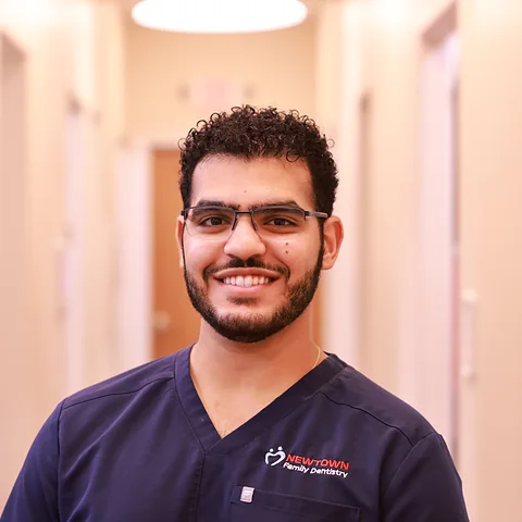 Pola, dental assistant